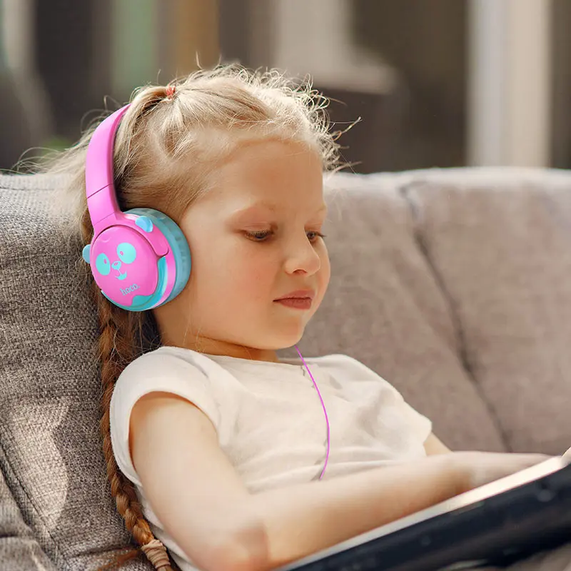 hoco-w31-childrens-headphones-girl.webp